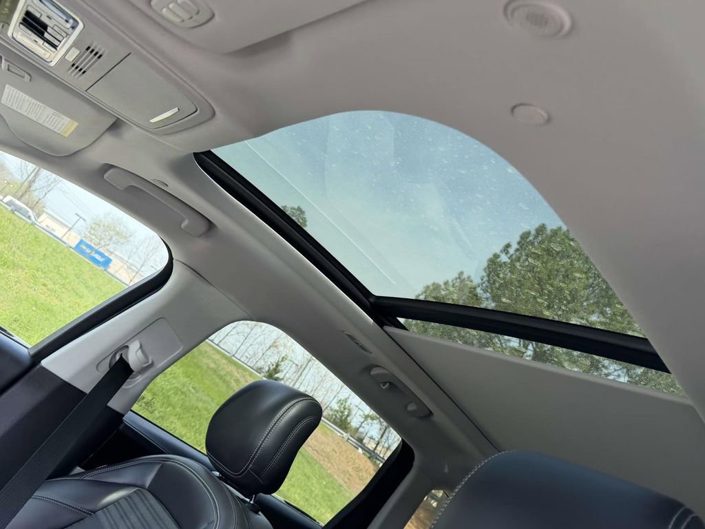 Used 2025 Lincoln Nautilus Reserve image 19