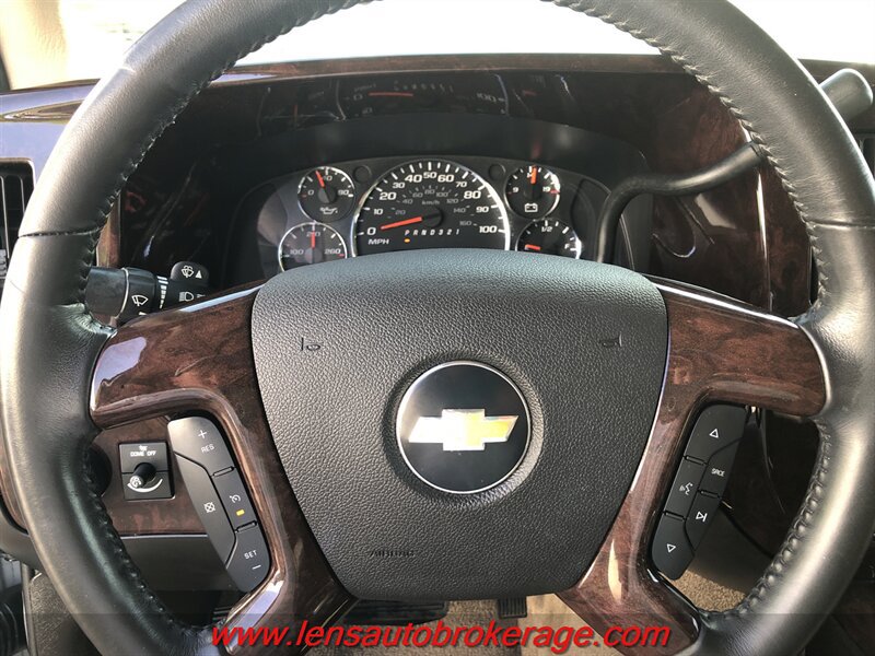 Used 2010 Chevrolet Express 1500 w/ Preferred Equipment Group RWD image 13