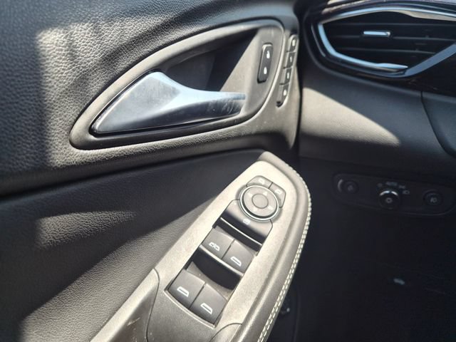 Used 2021 Buick Encore GX Essence FWD image 16