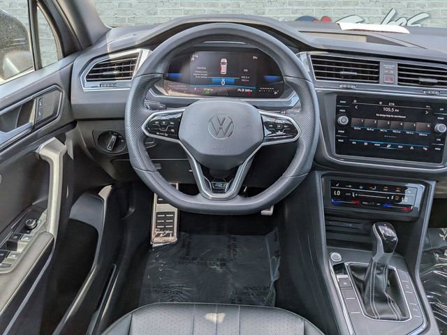 Certified 2023 Volkswagen Tiguan SE R-Line image 16