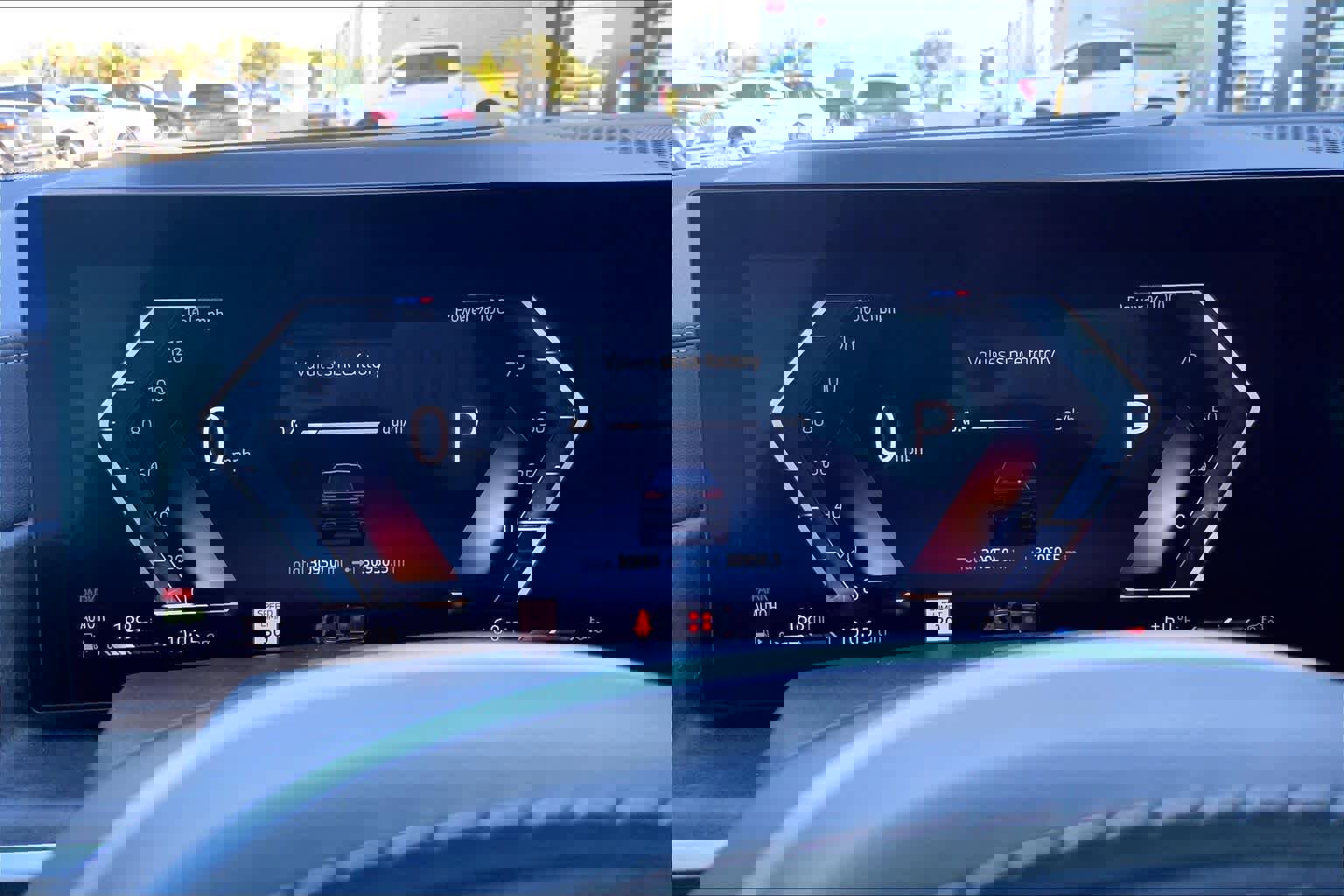 Used 2024 BMW X7 xDrive40i w/ M Sport Package image 22