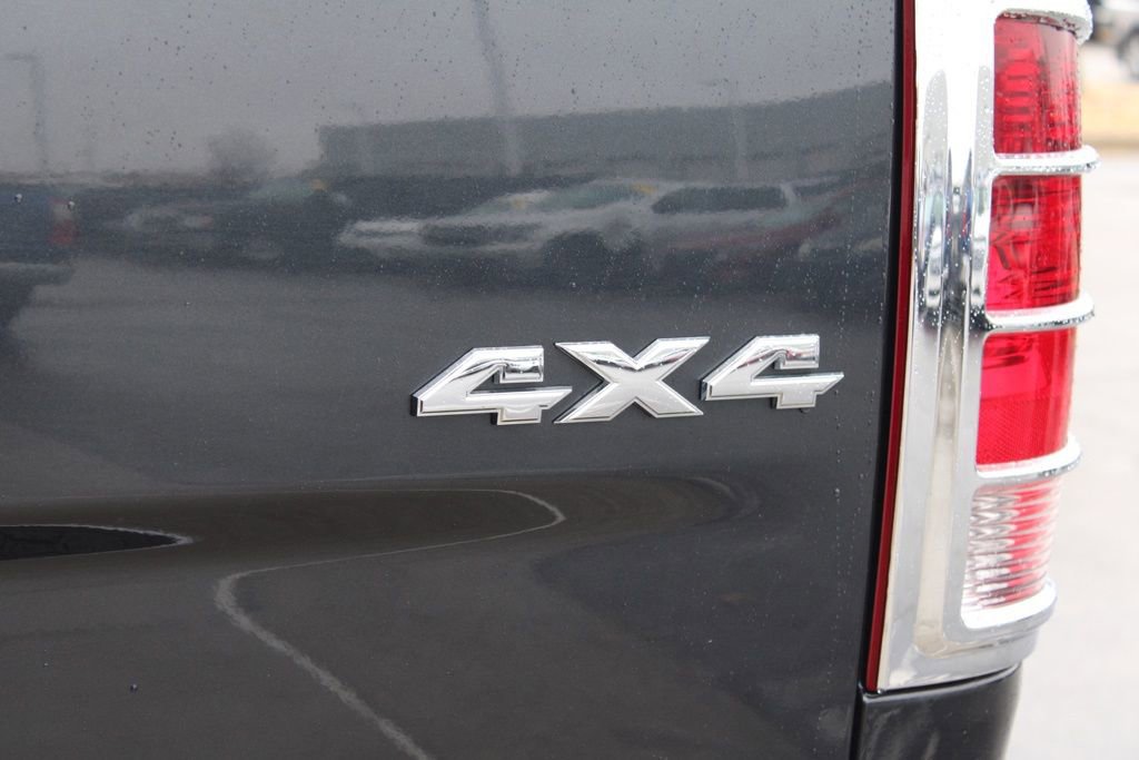 Used 2016 RAM 2500 Tradesman w/ Chrome Appearance Group image 9