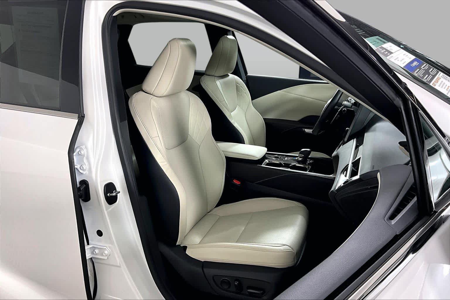 Certified 2024 Lexus RX 350 FWD w/ Technology Package image 8