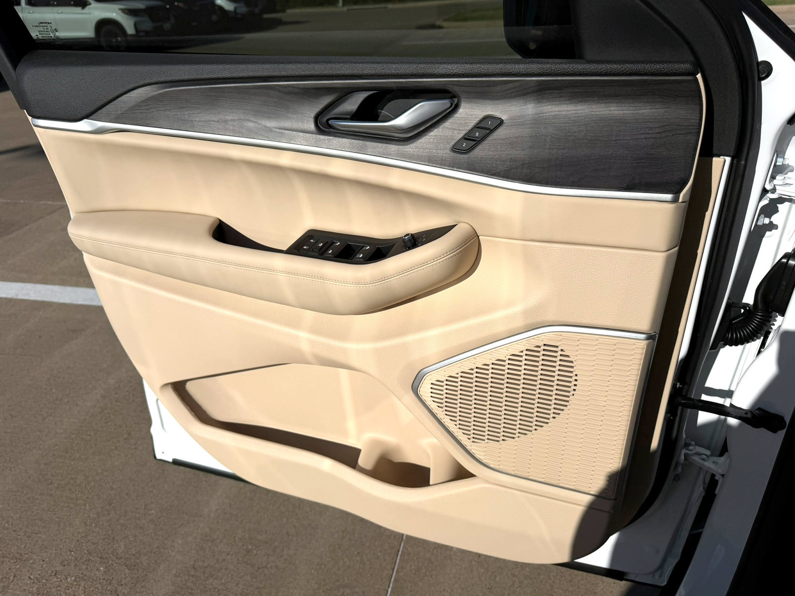 Used 2026 Jeep Grand Cherokee Limited RWD image 24
