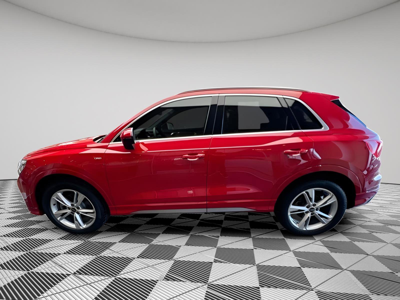 Used 2023 Audi Q3 2.0T Premium Plus w/ Premium Plus Package image 5