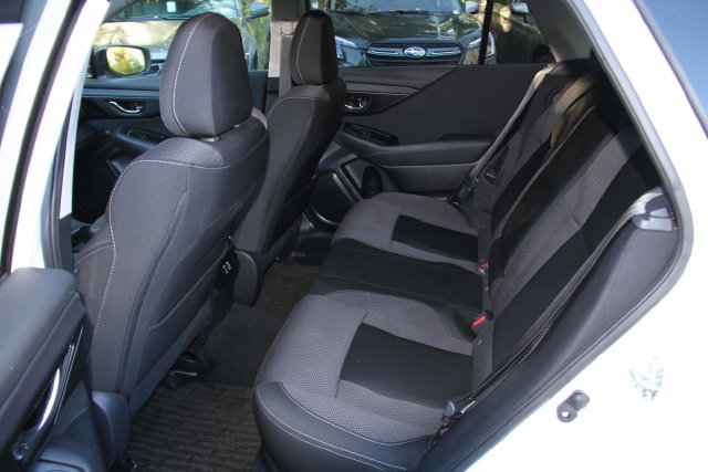 Used 2024 Subaru Outback Premium AWD/4WD image 30