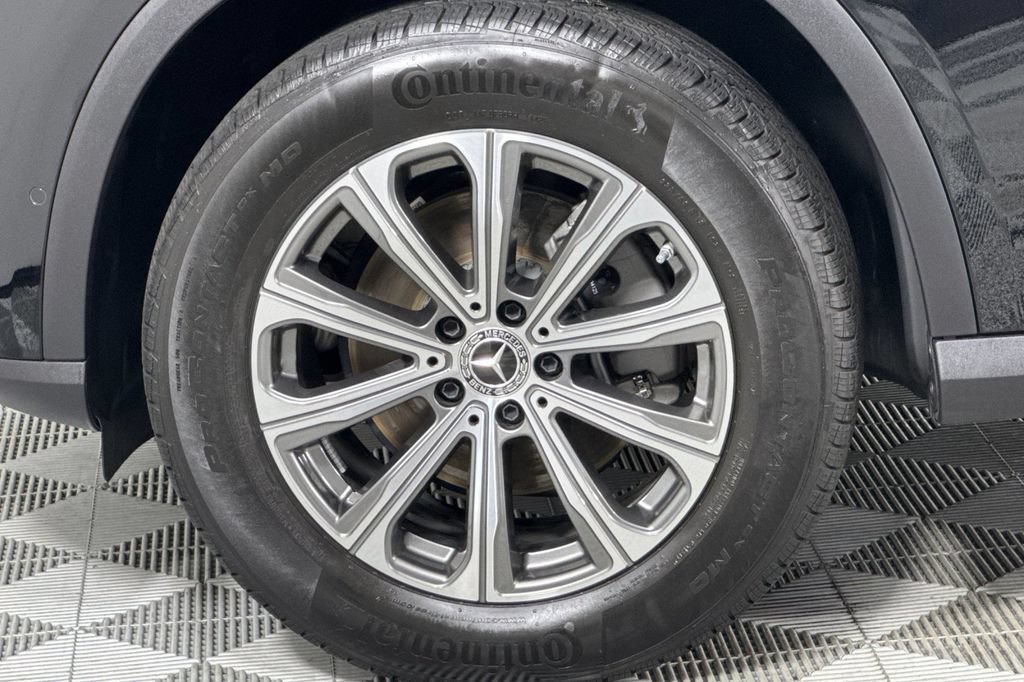 Certified 2026 Mercedes-Benz GLC 300 4MATIC image 33