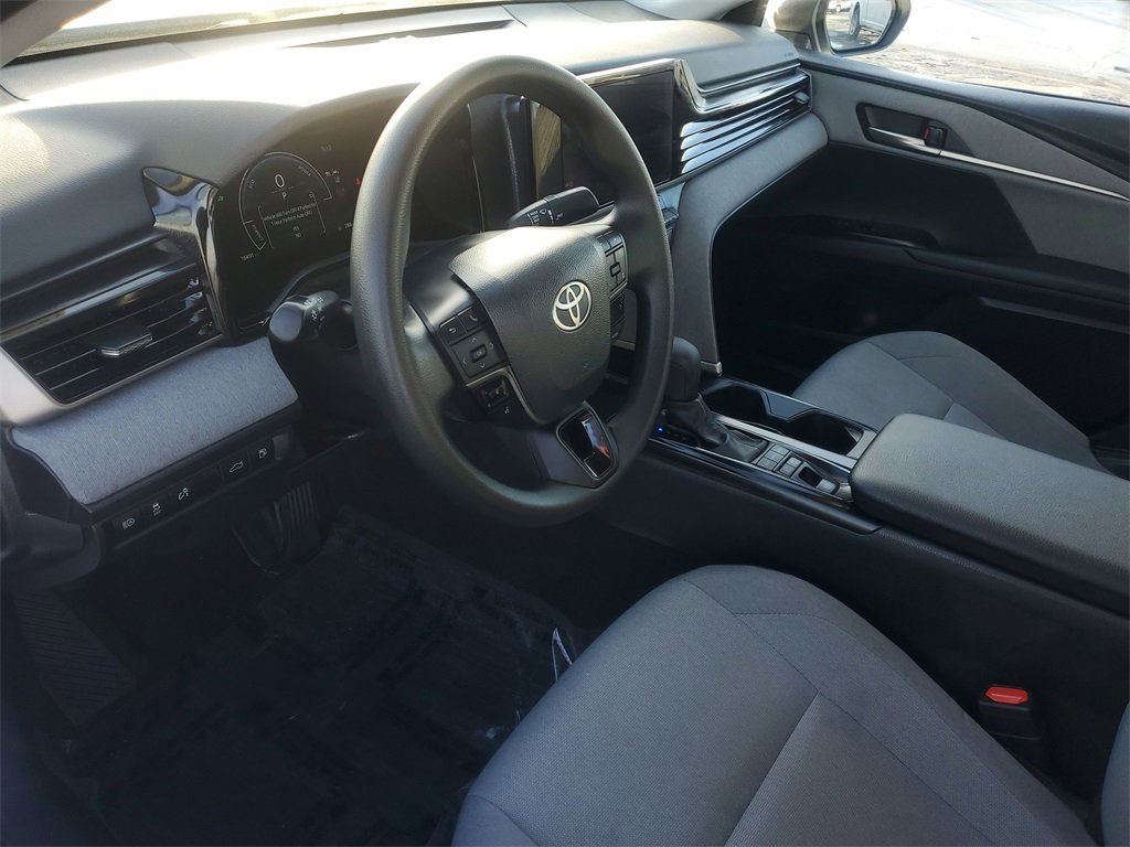 Used 2025 Toyota Camry LE image 15