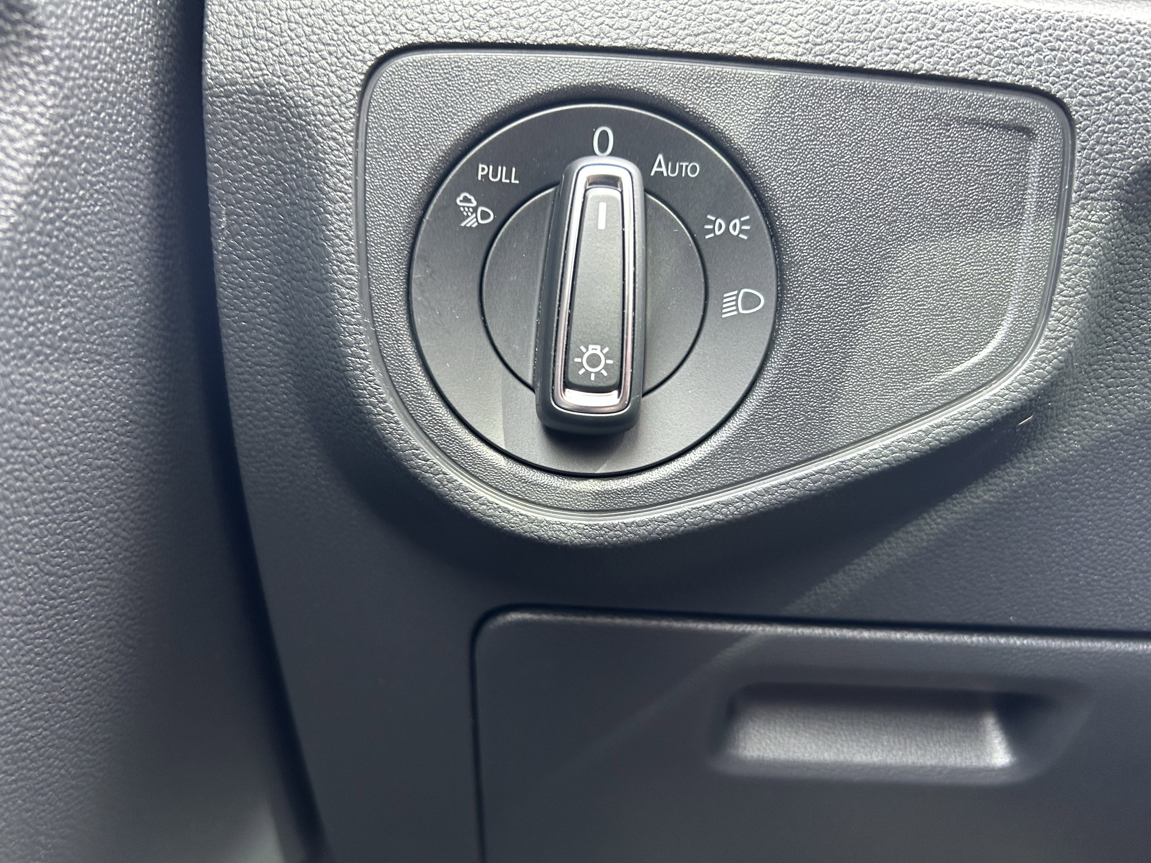 Certified 2022 Volkswagen Atlas SEL Premium image 19