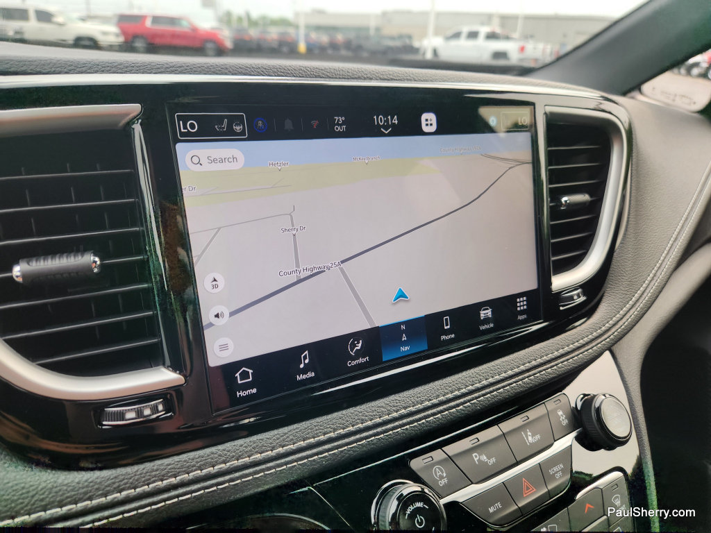 New 2027 Chrysler Pacifica Limited FWD image 32