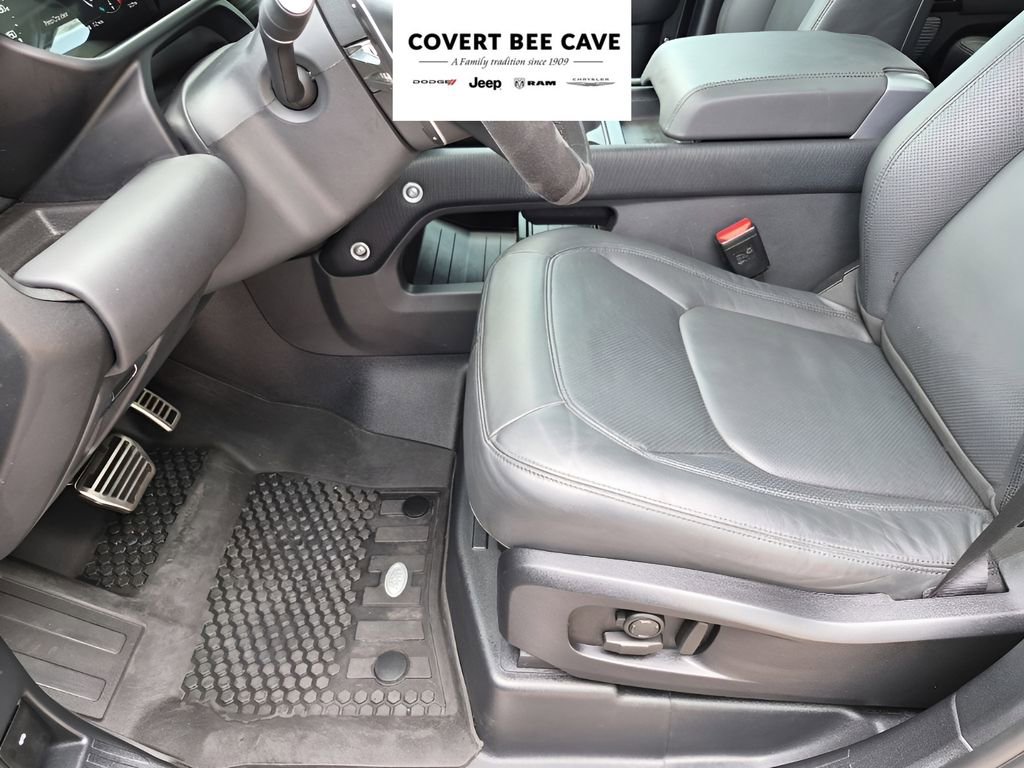 Used 2024 Land Rover Defender 110 Carpathian Edition image 32