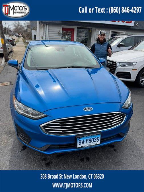 Used 2020 Ford Fusion SE image 9