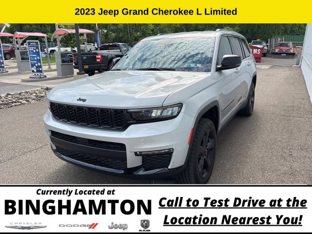 Used 2023 Jeep Grand Cherokee L Limited w/ Black Appearance Package AWD/4WD image 3