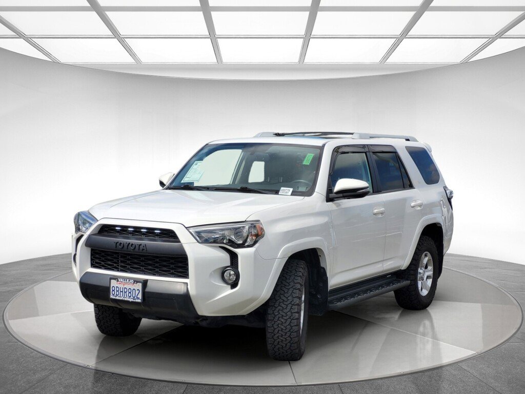 Used 2017 Toyota 4Runner SR5 Premium AWD/4WD image 8