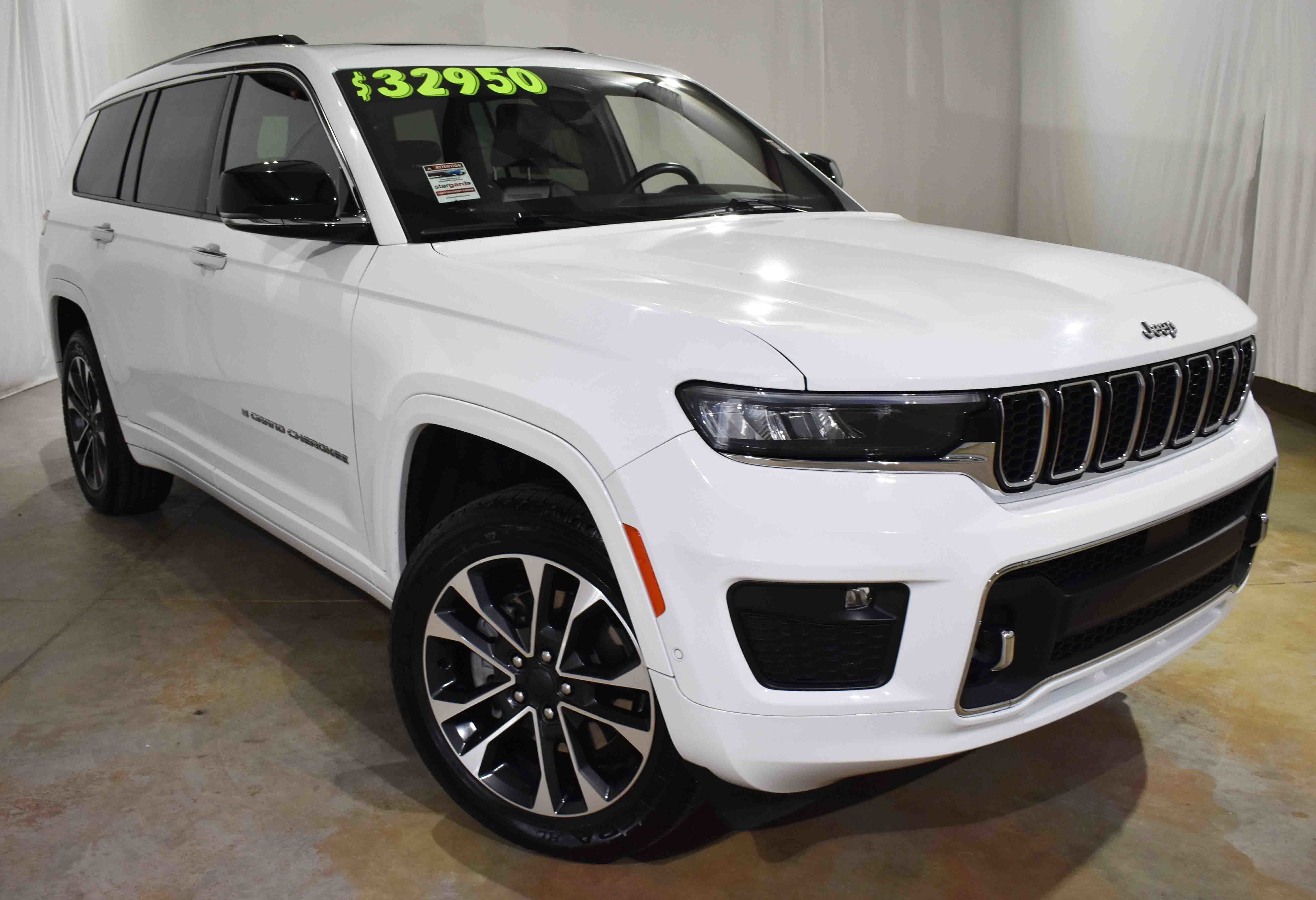 Used 2021 Jeep Grand Cherokee L Overland w/ Luxury Tech Group IV image 3