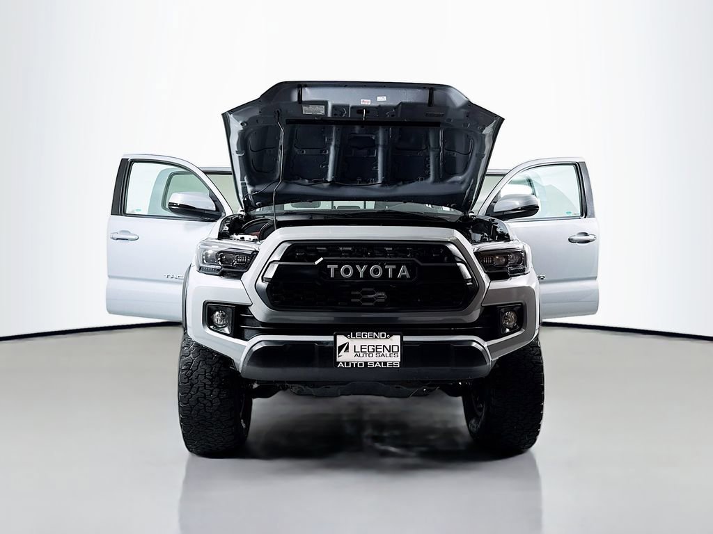 Used 2019 Toyota Tacoma TRD Off-Road w/ Technology Package AWD/4WD image 19