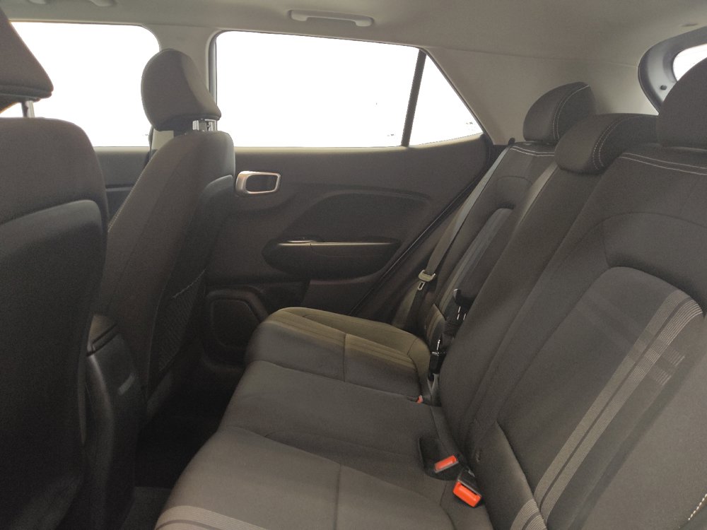 Used 2021 Hyundai Venue SEL w/ Premium Package FWD image 18