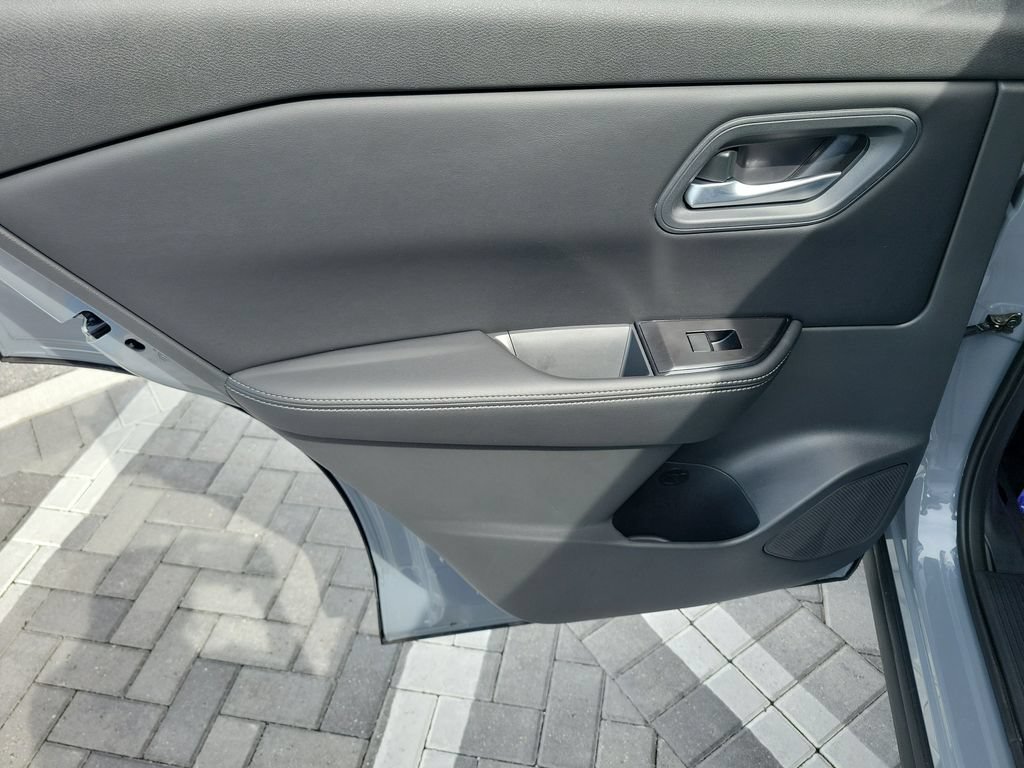 Used 2026 Nissan Rogue SV FWD image 22