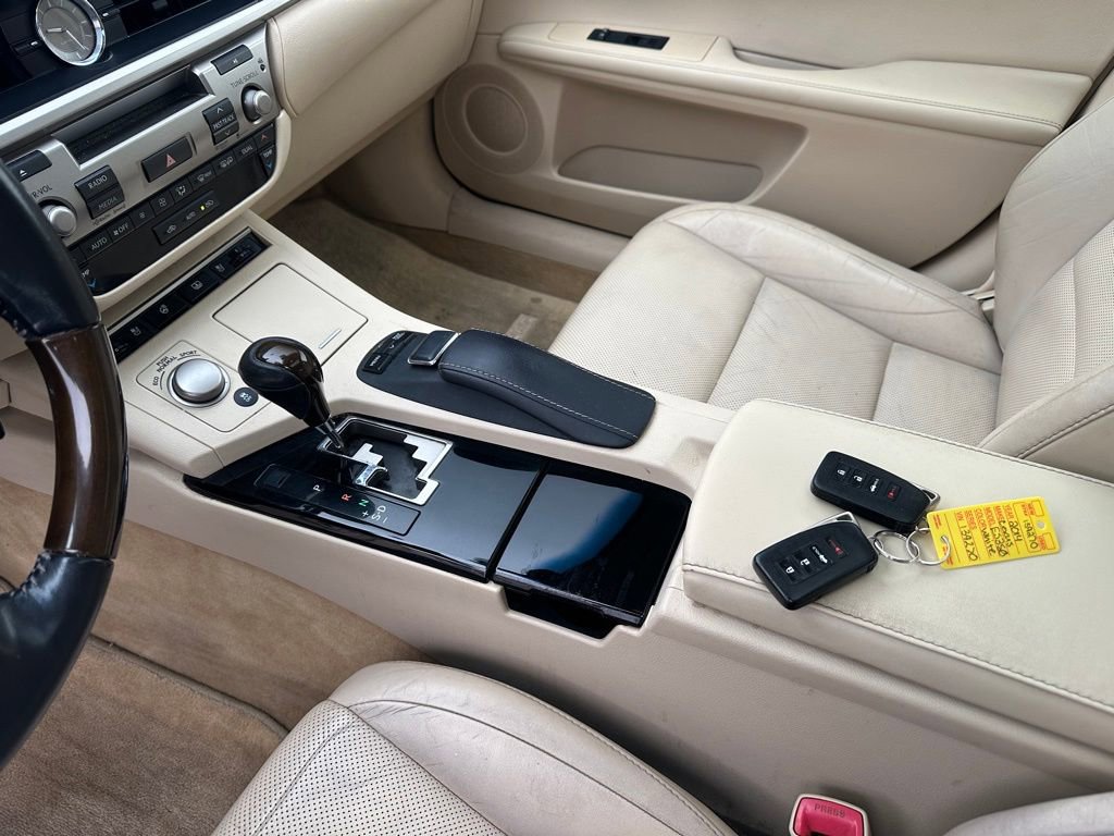 Used 2014 Lexus ES 350 w/ Luxury Package image 18