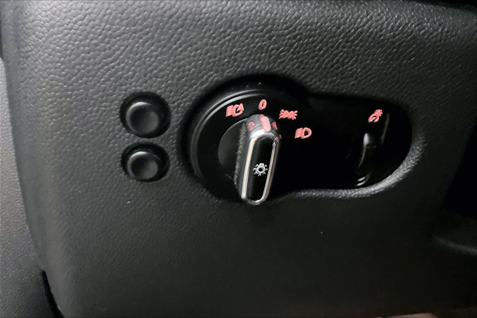 Used 2017 MINI Cooper 2-Door Hardtop FWD image 32