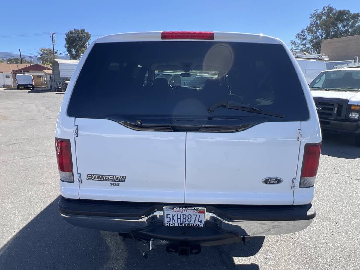 Used 2005 Ford Excursion XLT AWD/4WD image 6