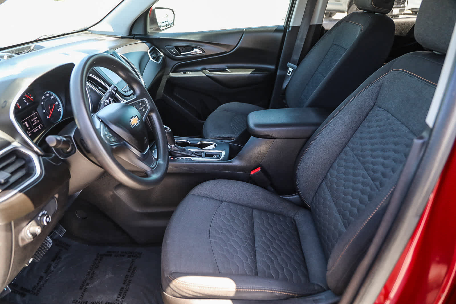 Used 2018 Chevrolet Equinox LT FWD image 17