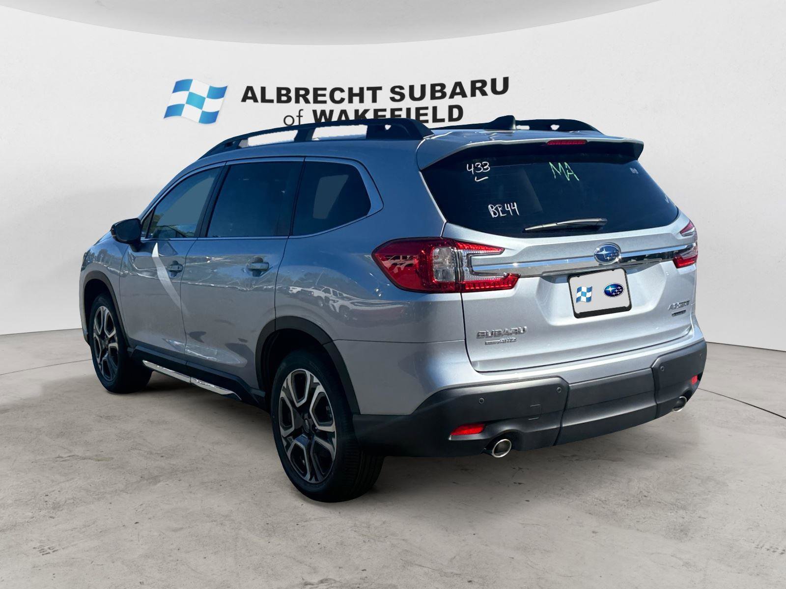 New 2025 Subaru Ascent Limited image 3