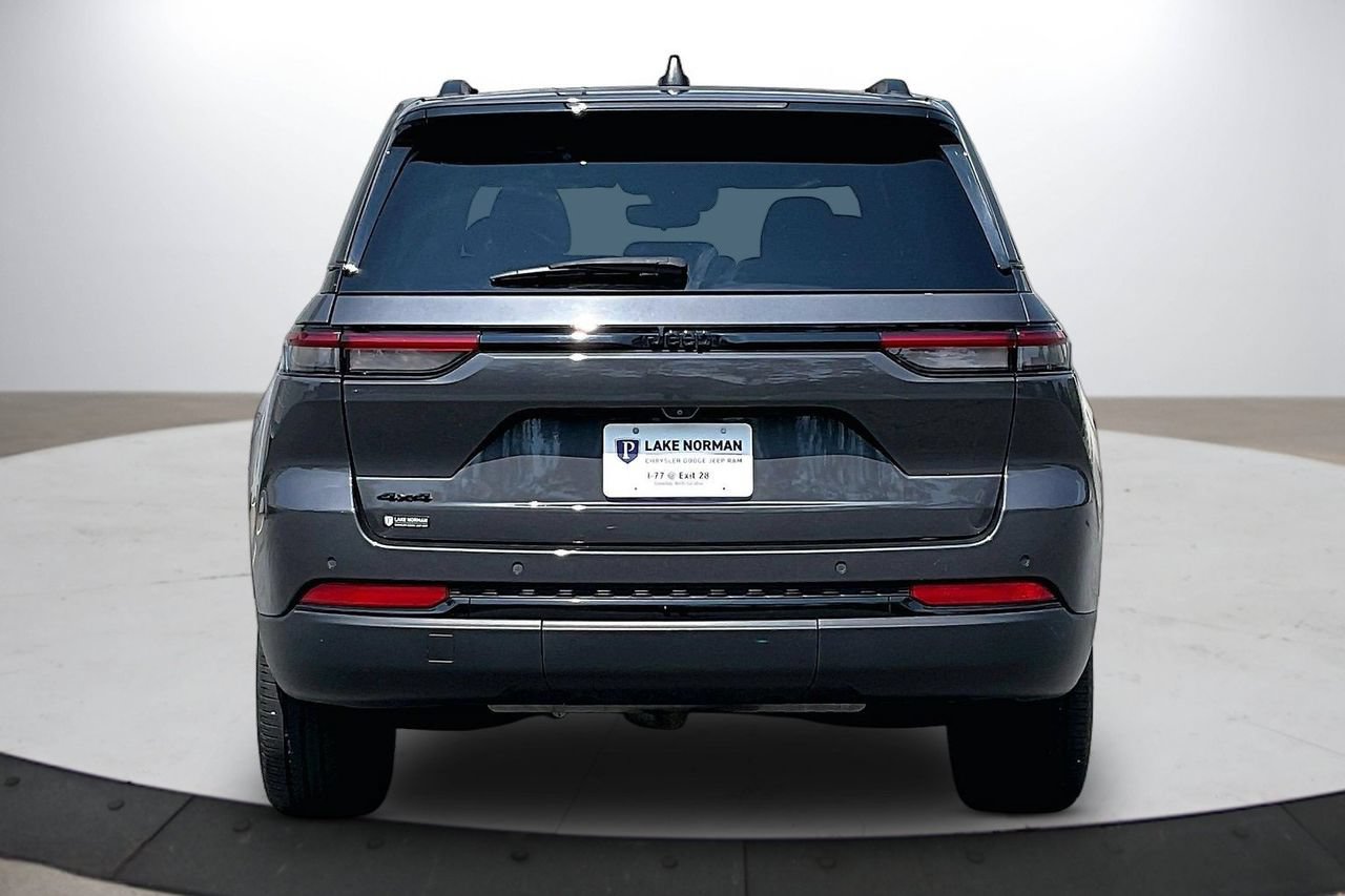 Certified 2023 Jeep Grand Cherokee Altitude AWD/4WD image 8
