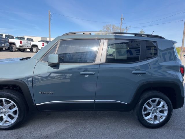 Used 2017 Jeep Renegade Latitude w/ Popular Equipment Group AWD/4WD image 8