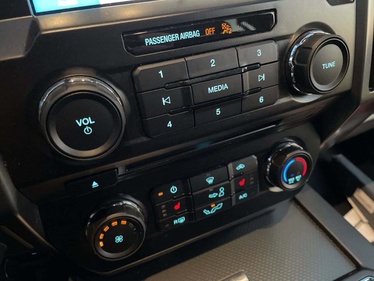 Used 2017 Ford F150 XLT w/ Equipment Group 302A Luxury image 19