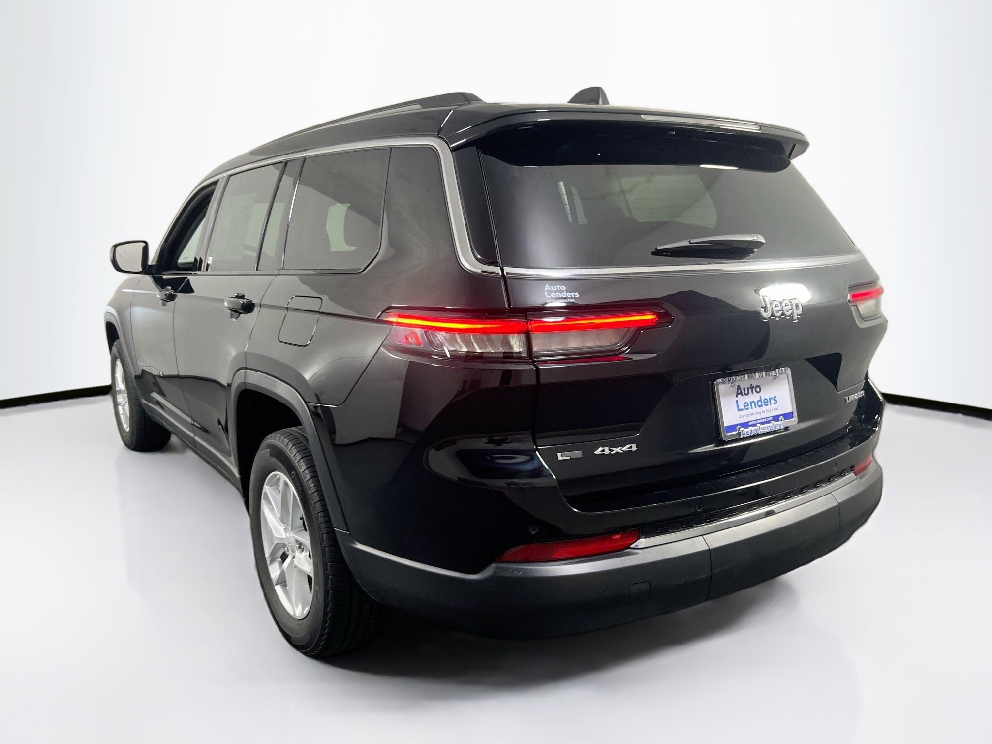 Used 2023 Jeep Grand Cherokee L Laredo AWD/4WD image 7
