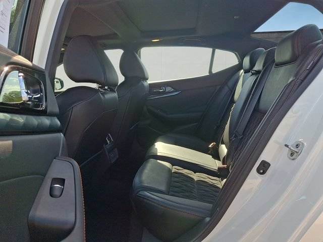 Used 2023 Nissan Maxima SR w/ Sport Mat Group FWD image 11