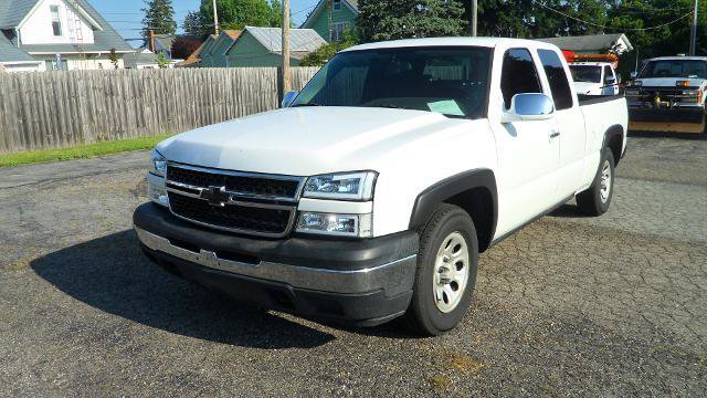 Used 2006 Chevrolet Silverado 1500 W/T RWD image 2