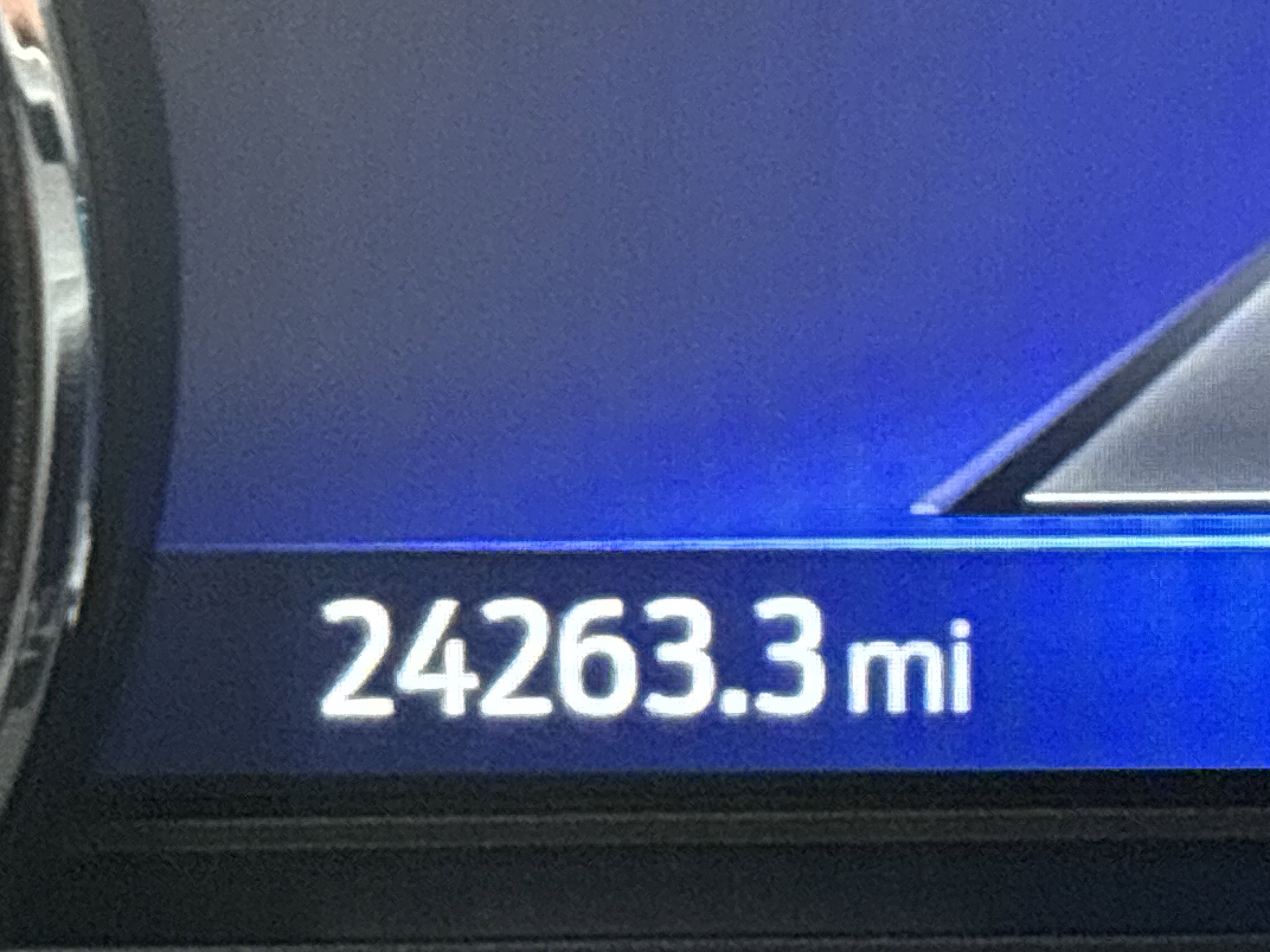 Used 2022 Ford Explorer XLT w/ Equipment Group 202A image 23