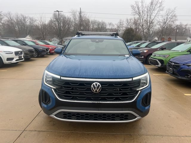 New 2025 Volkswagen Atlas Cross Sport SE AWD/4WD image 2