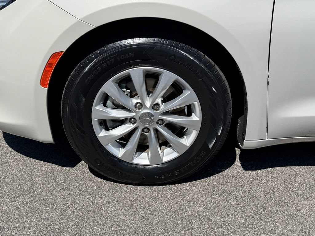 Used 2019 Chrysler Pacifica LX w/ Tire & Wheel Group FWD image 27