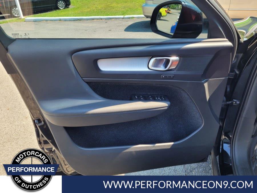 Used 2020 Volvo XC40 T5 Momentum w/ Protection Package AWD/4WD image 14