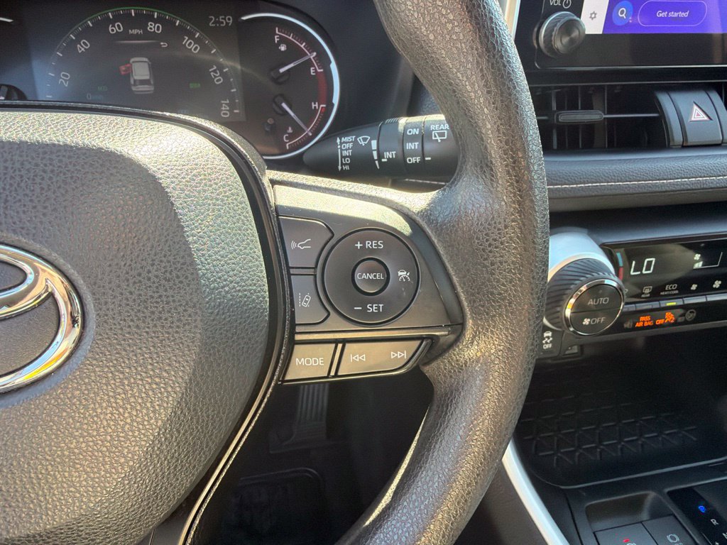 Used 2024 Toyota RAV4 XLE FWD image 17