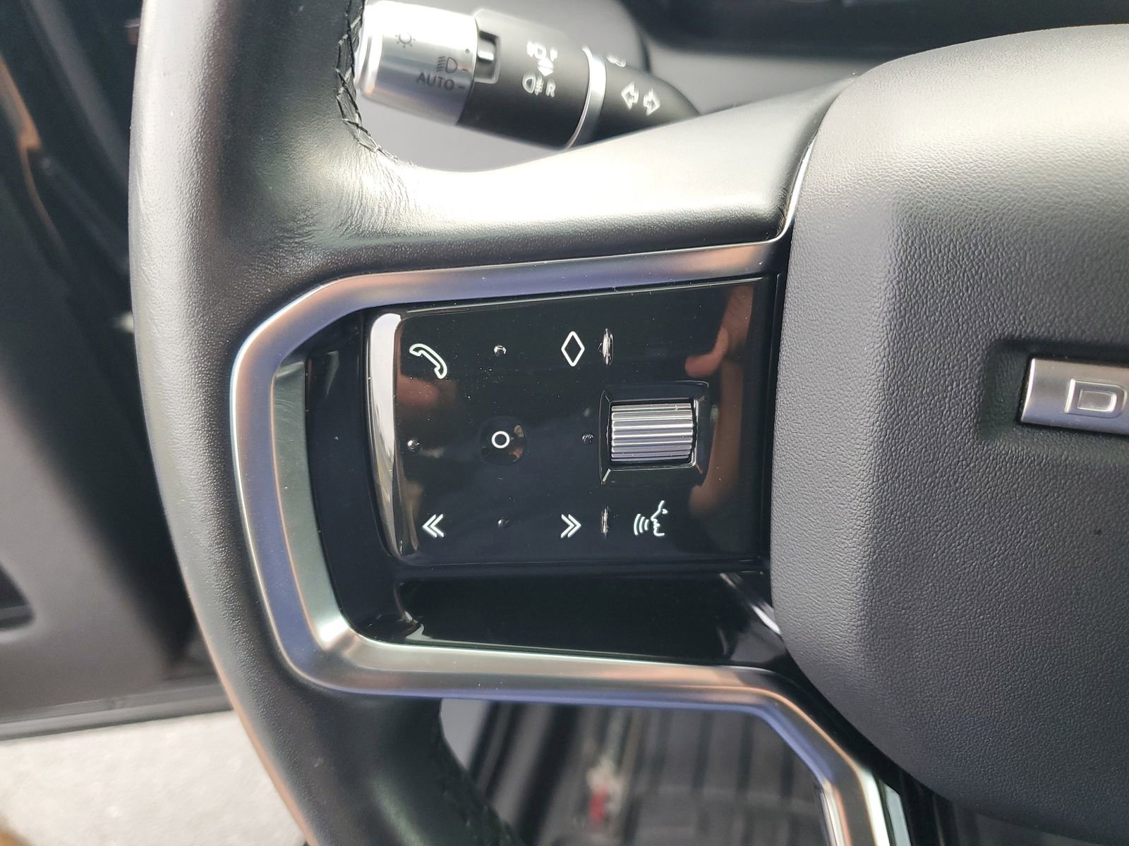 Used 2021 Land Rover Discovery Sport SE image 20