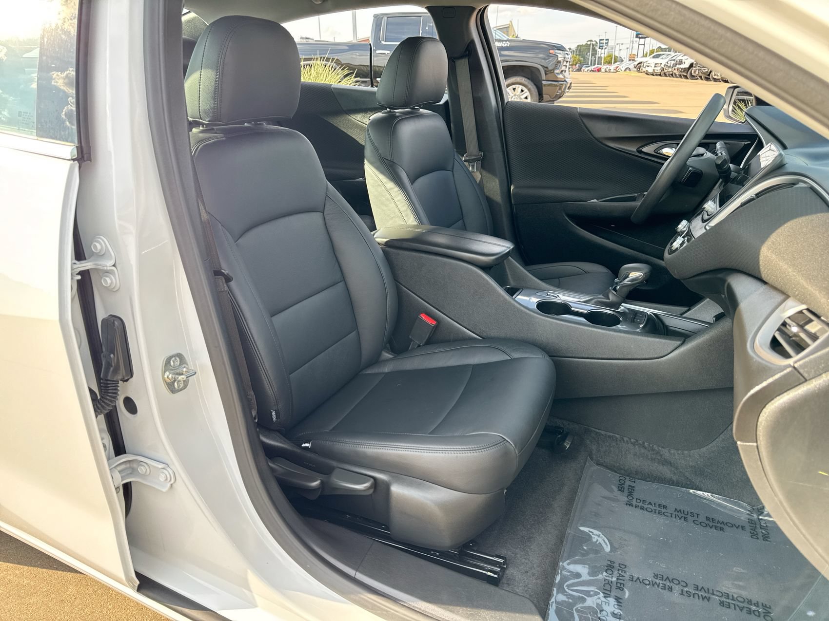 Used 2025 Chevrolet Malibu LT FWD image 23