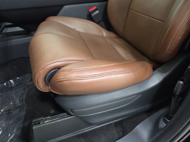 Certified 2024 Lincoln Navigator Reserve AWD/4WD image 26