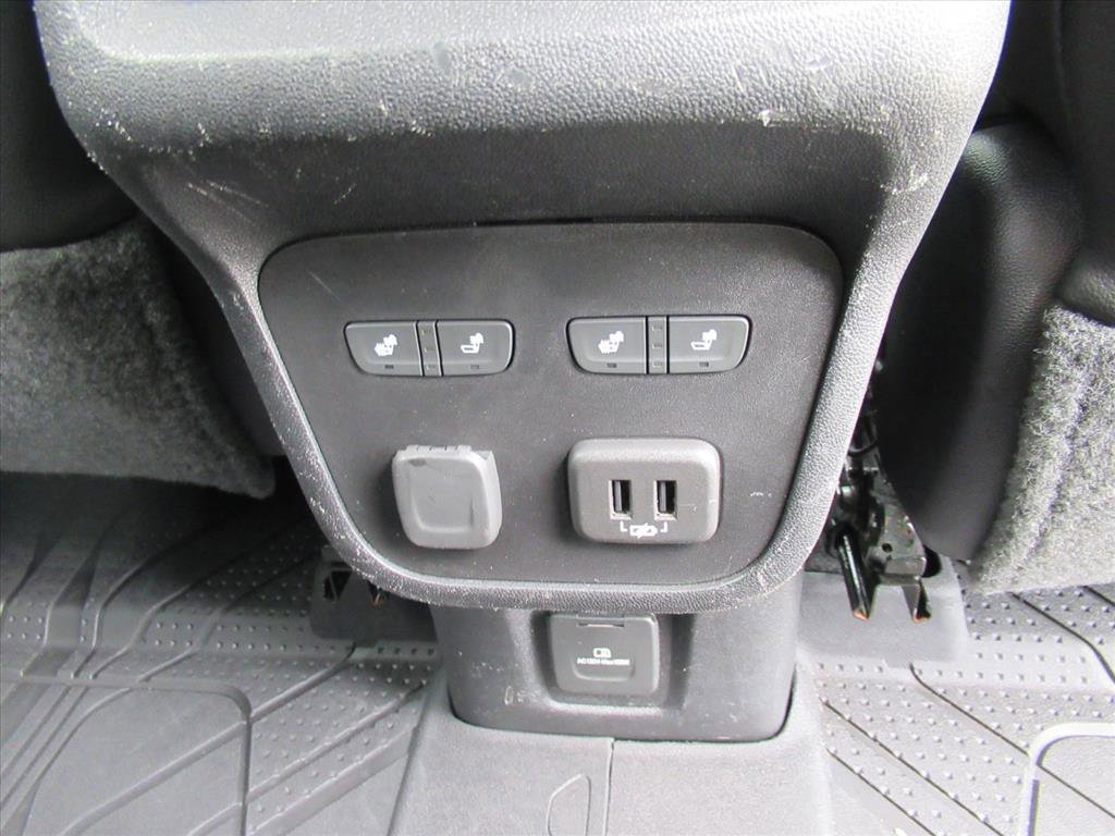 Used 2018 Chevrolet Equinox Premier image 16