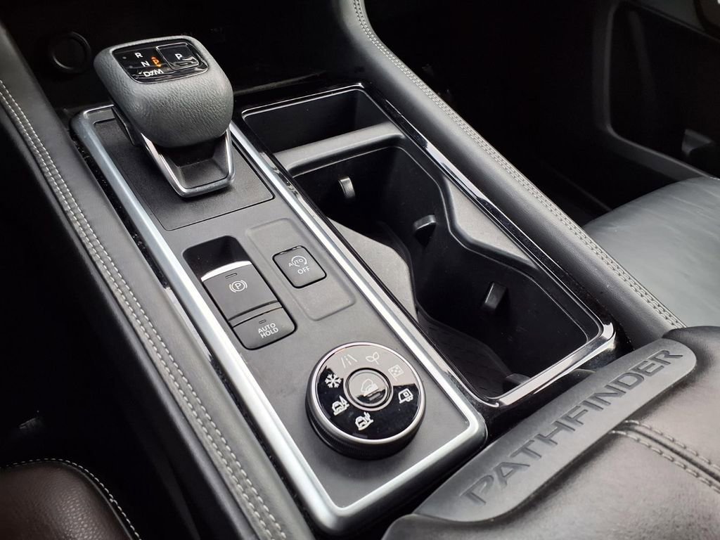 Certified 2022 Nissan Pathfinder Platinum w/ Cargo Package image 11