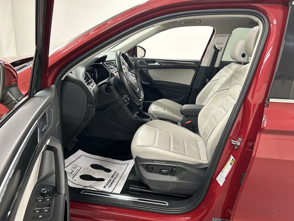 Used 2019 Volkswagen Tiguan SEL Premium AWD/4WD image 9