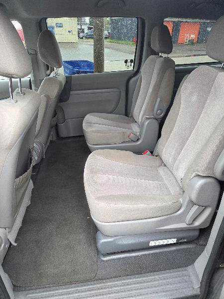 Used 2014 Kia Sedona LX image 12