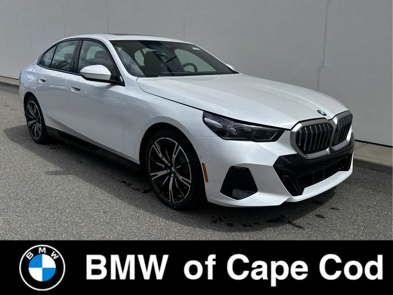 New 2027 BMW 530i xDrive AWD/4WD image 1