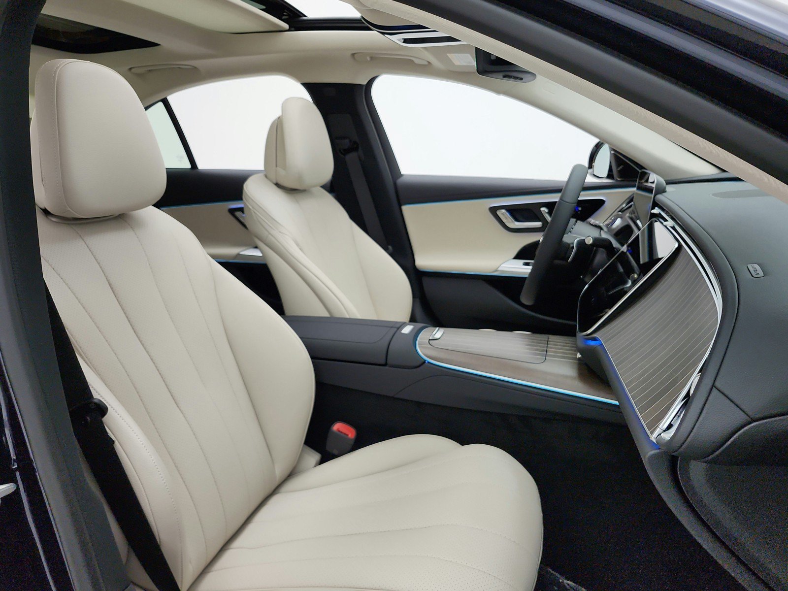 New 2027 Mercedes-Benz E 450 4MATIC Sedan image 15