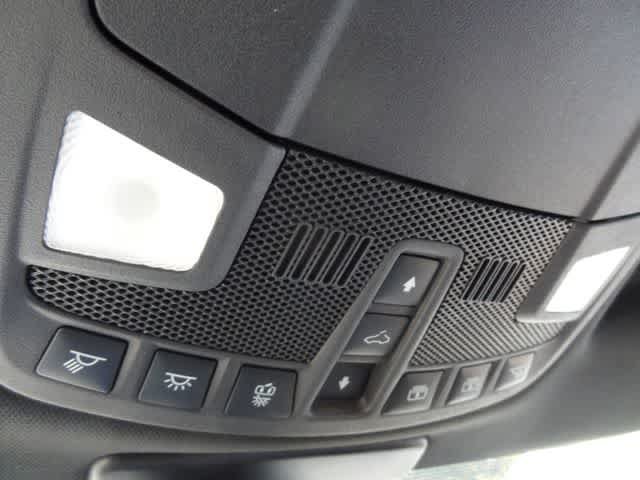Used 2015 Ford F150 Platinum w/ Equipment Group 701A Luxury AWD/4WD image 29