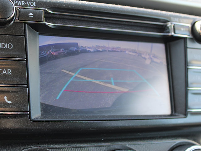 Used 2015 Toyota RAV4 LE AWD/4WD image 9