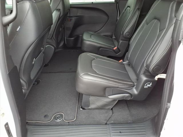 New 2026 Chrysler Voyager LX image 14